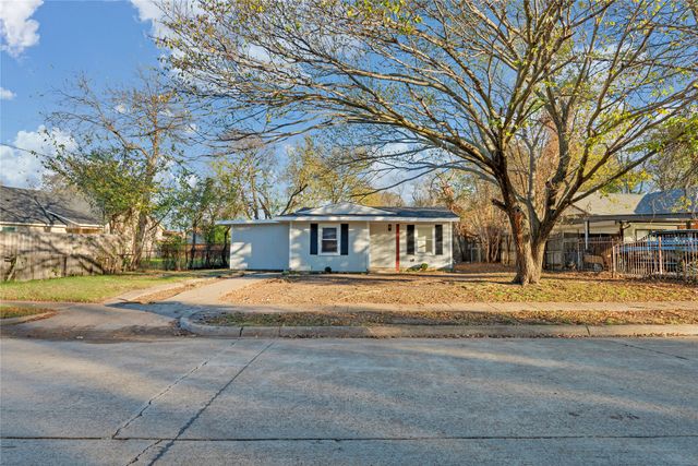3709 S Hughes Avenue, Fort Worth, TX 76119