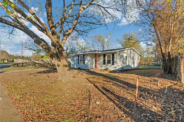 3709 S Hughes Avenue, Fort Worth, TX 76119