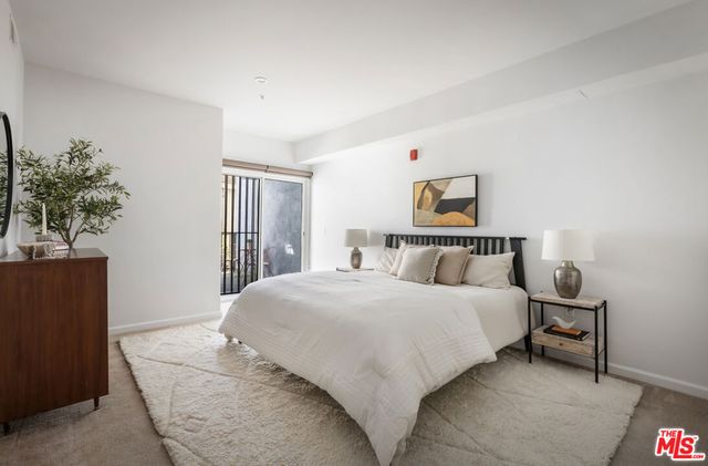 155 S Oxford Avenue 201, Los Angeles, CA 90004