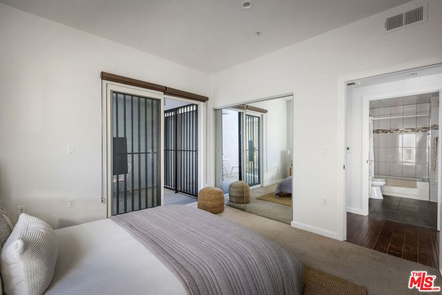 155 S Oxford Avenue 201, Los Angeles, CA 90004