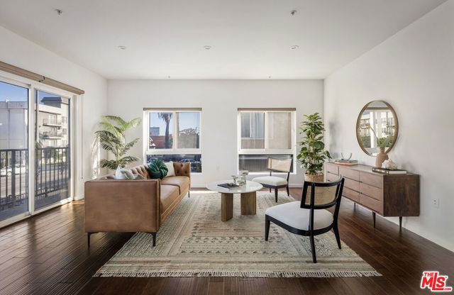 155 S Oxford Avenue 201, Los Angeles, CA 90004