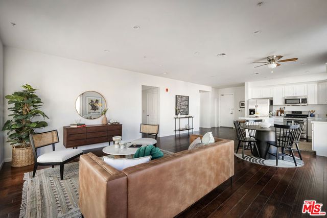 155 S Oxford Avenue 201, Los Angeles, CA 90004