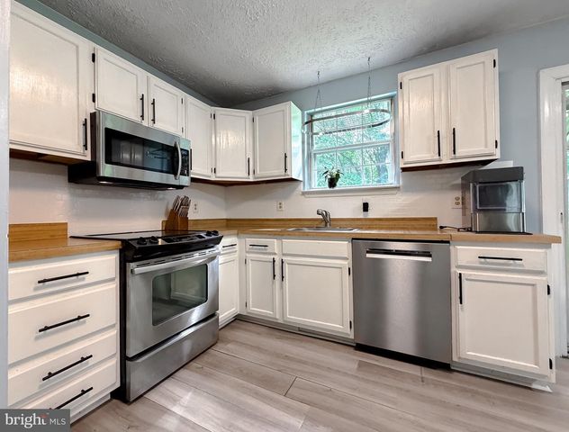 6345 HOOVER LN, Bryans Road, MD 20616