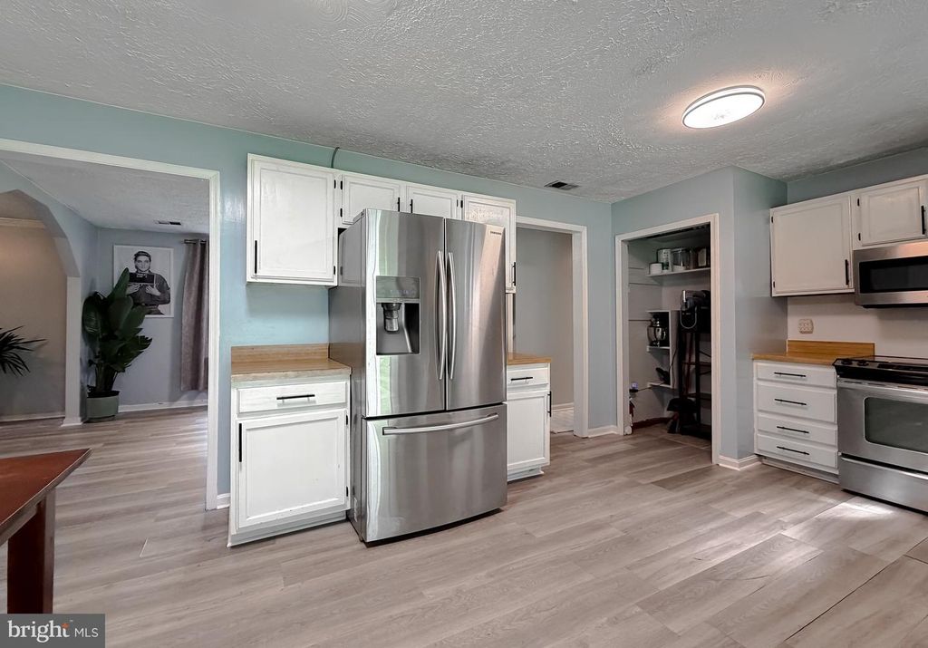 Image 12 of property listing at 6345 HOOVER LN, Bryans Road, MD 20616