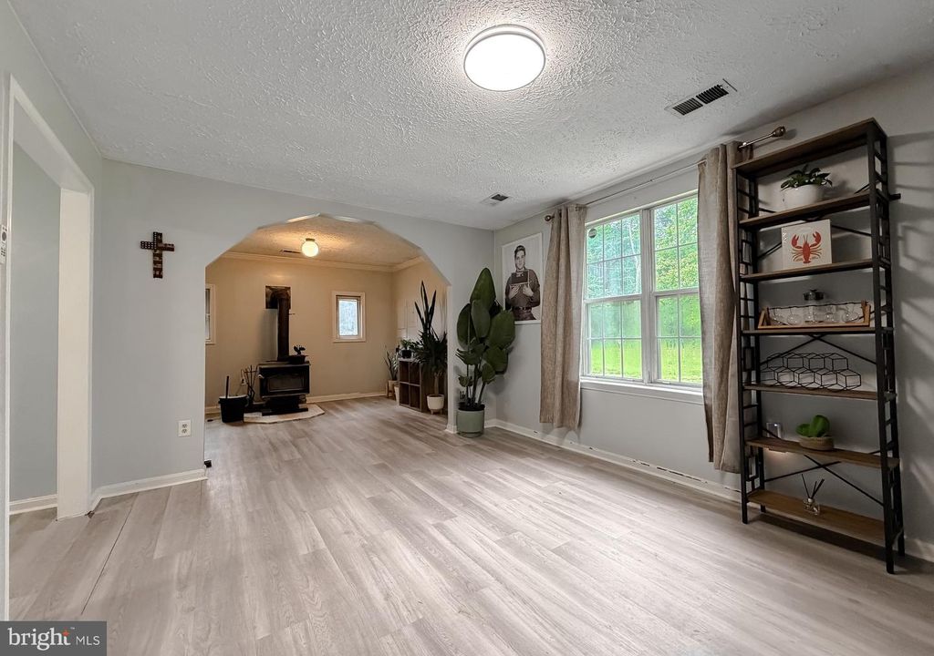 Image 18 of property listing at 6345 HOOVER LN, Bryans Road, MD 20616