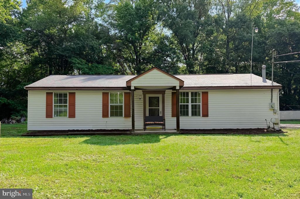 Image 2 of property listing at 6345 HOOVER LN, Bryans Road, MD 20616