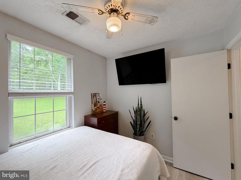 Image 24 of property listing at 6345 HOOVER LN, Bryans Road, MD 20616