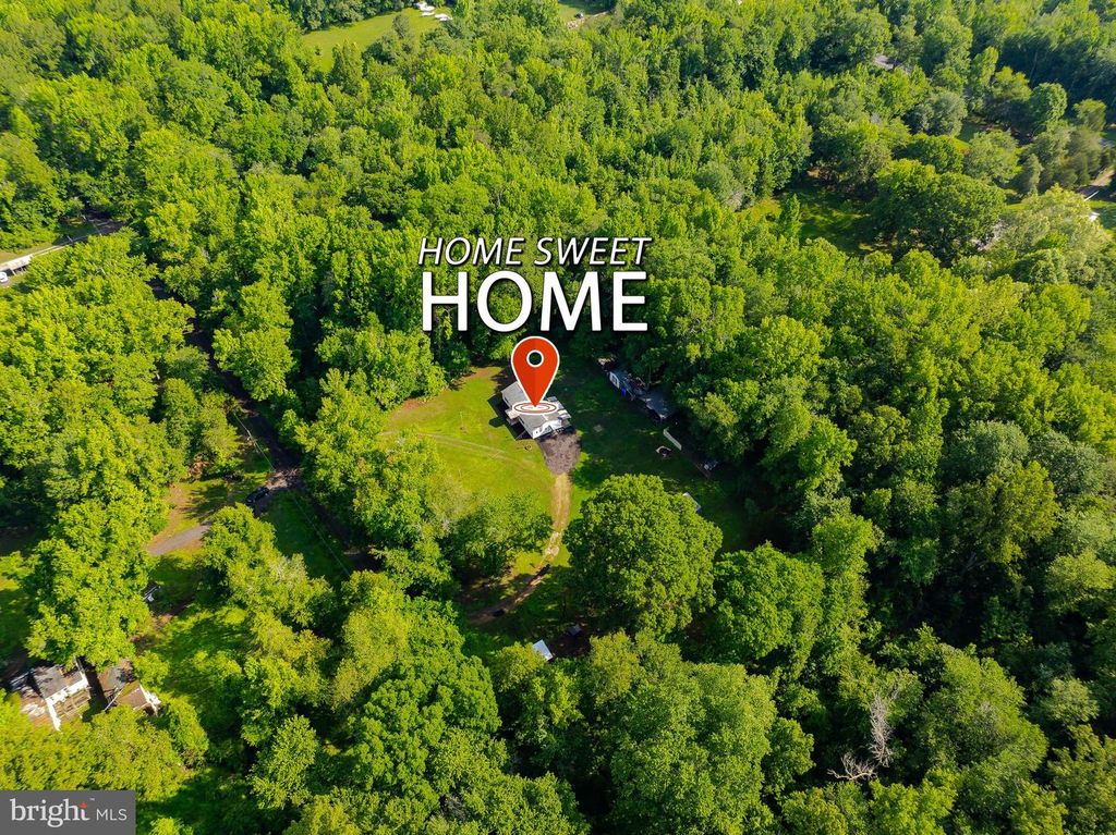 Image 4 of property listing at 6345 HOOVER LN, Bryans Road, MD 20616