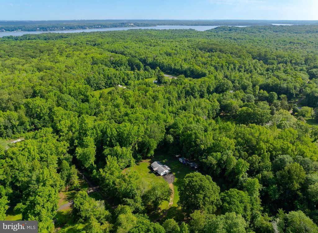 Image 40 of property listing at 6345 HOOVER LN, Bryans Road, MD 20616