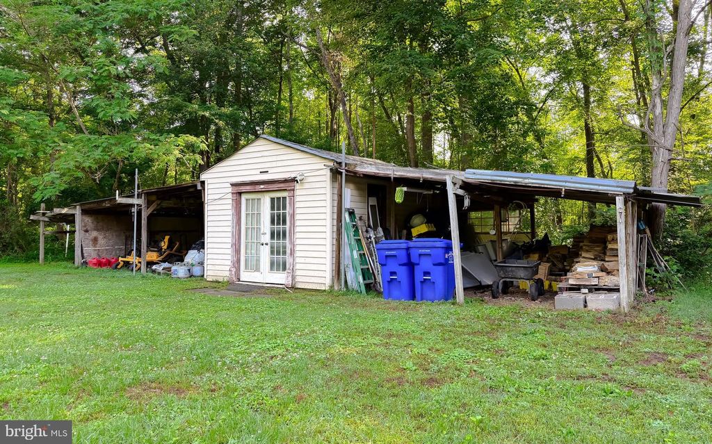 Image 6 of property listing at 6345 HOOVER LN, Bryans Road, MD 20616