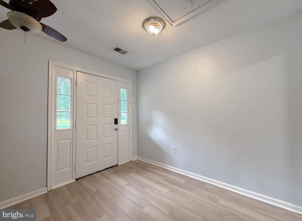 Image 8 of property listing at 6345 HOOVER LN, Bryans Road, MD 20616