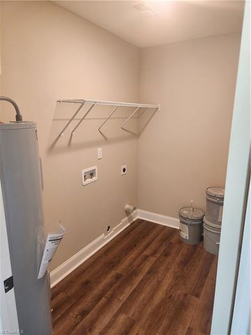 199 S 12th Avenue, Mayodan, NC 27027