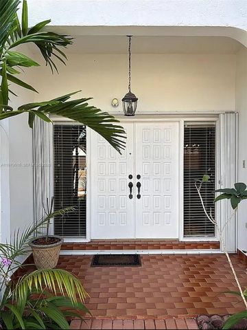 14642 SW 50th Ter, Miami, FL 33175