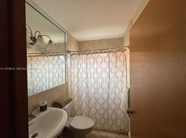 14642 SW 50th Ter, Miami, FL 33175