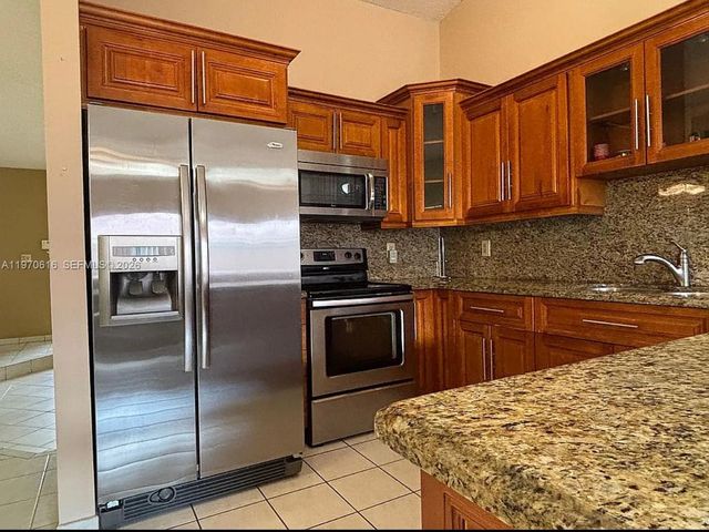 14642 SW 50th Ter, Miami, FL 33175