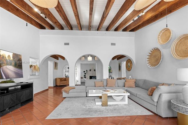 1028 NE 84th St, Miami, FL 33138