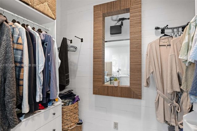 1028 NE 84th St, Miami, FL 33138