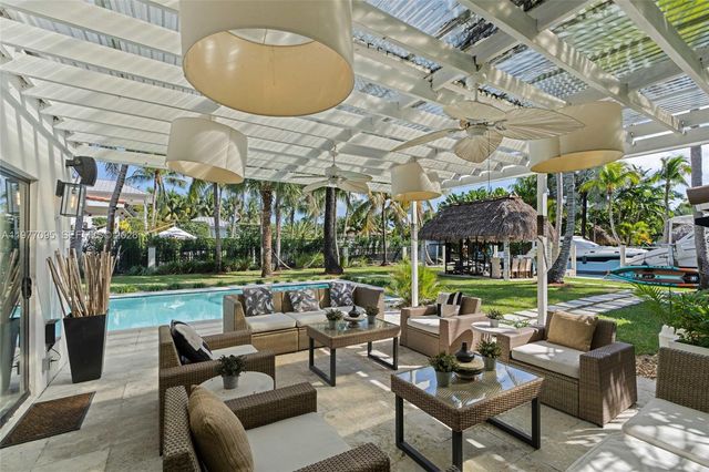 1028 NE 84th St, Miami, FL 33138