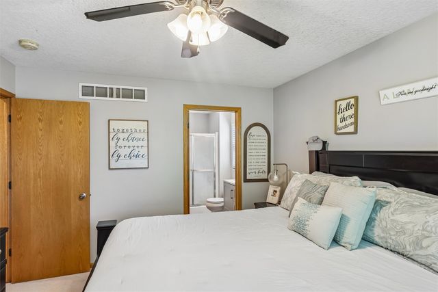 15405 Aurora Avenue, Urbandale, IA 50323