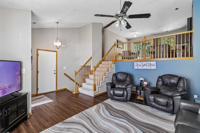 15405 Aurora Avenue, Urbandale, IA 50323