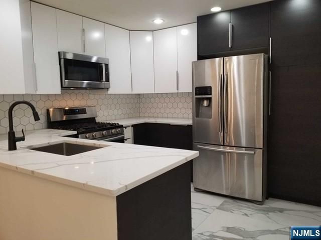 5 Eagles Notch Drive 3, Englewood, NJ 07631