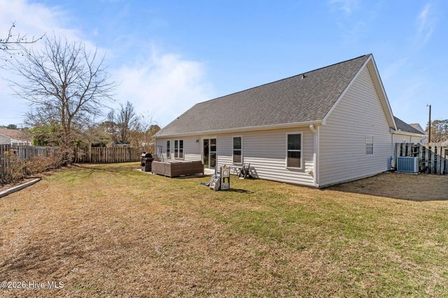 650 Poplar Branches Close SE, Leland, NC 28451