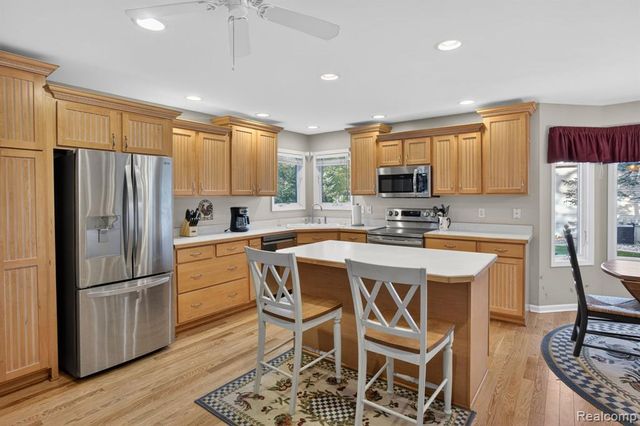 9508 Pine Needle Trail, Flushing, MI 48433