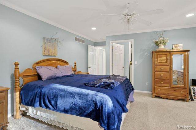 9508 Pine Needle Trail, Flushing, MI 48433