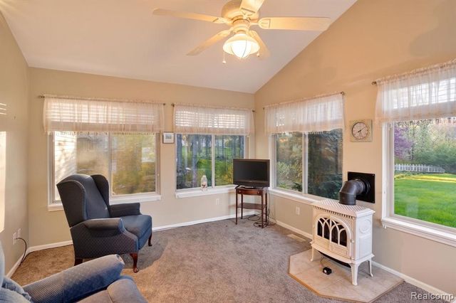 9508 Pine Needle Trail, Flushing, MI 48433