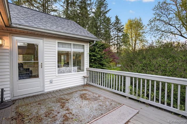 9508 Pine Needle Trail, Flushing, MI 48433