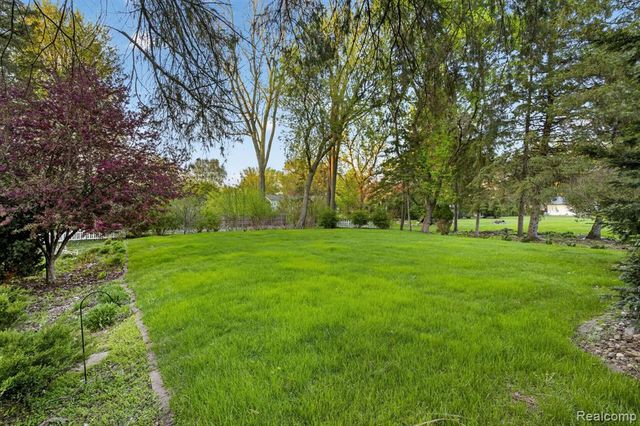 9508 Pine Needle Trail, Flushing, MI 48433