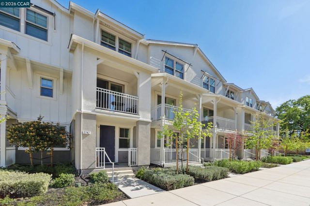 2742 Jones Rd, Walnut Creek, CA 94597