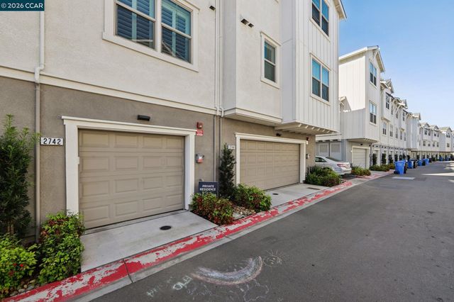 2742 Jones Rd, Walnut Creek, CA 94597