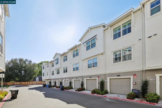 2742 Jones Rd, Walnut Creek, CA 94597