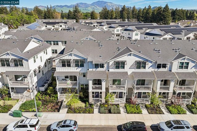 2742 Jones Rd, Walnut Creek, CA 94597