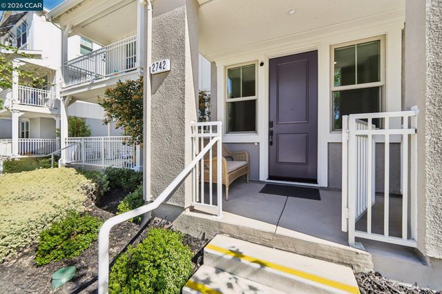 2742 Jones Rd, Walnut Creek, CA 94597