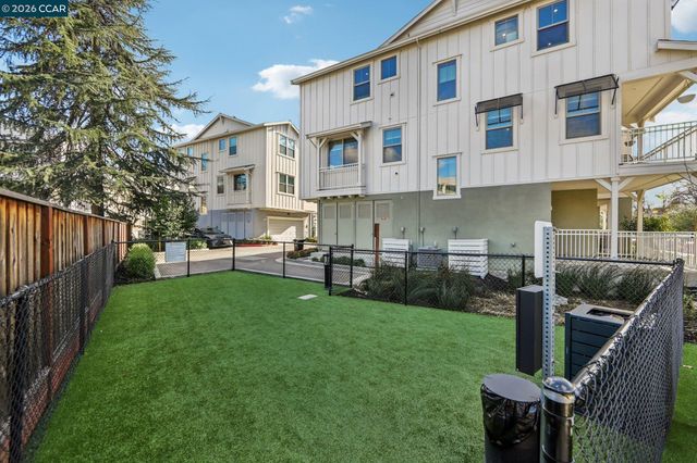 2742 Jones Rd, Walnut Creek, CA 94597