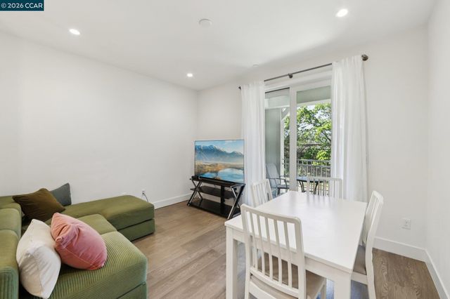 2742 Jones Rd, Walnut Creek, CA 94597