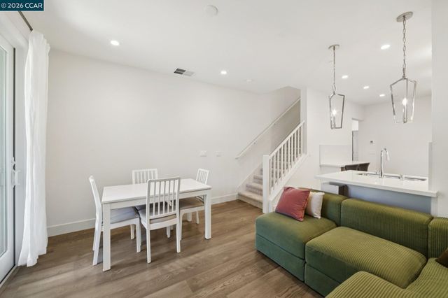 2742 Jones Rd, Walnut Creek, CA 94597