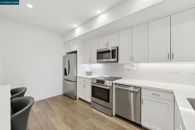 2742 Jones Rd, Walnut Creek, CA 94597