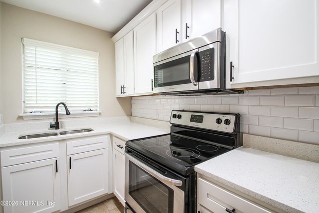 2761 ST JOHNS Avenue, Jacksonville, FL 32205