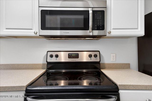 2761 ST JOHNS Avenue, Jacksonville, FL 32205