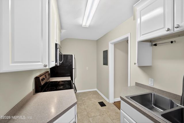 2761 ST JOHNS Avenue, Jacksonville, FL 32205