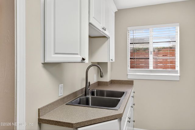 2761 ST JOHNS Avenue, Jacksonville, FL 32205