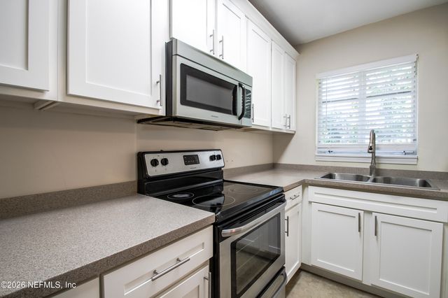 2761 ST JOHNS Avenue, Jacksonville, FL 32205