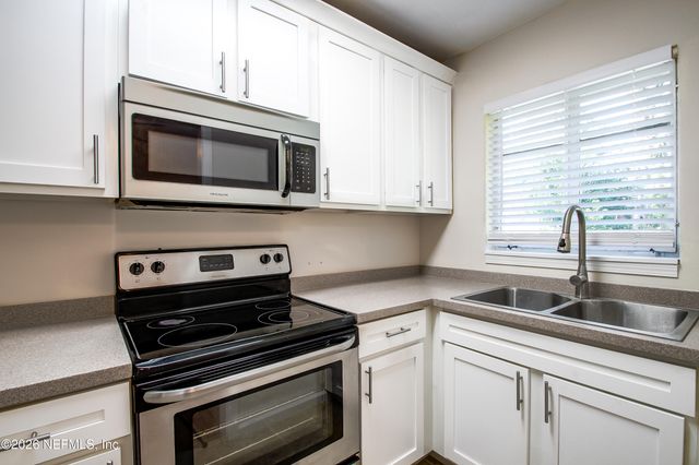 2761 ST JOHNS Avenue, Jacksonville, FL 32205