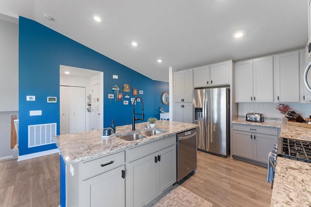 1821 Dauwalter Circle, Carver, MN 55315