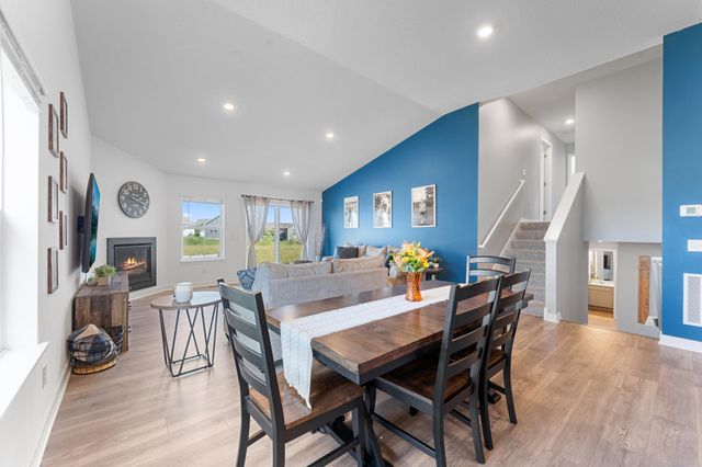 1821 Dauwalter Circle, Carver, MN 55315