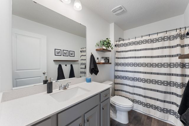 1821 Dauwalter Circle, Carver, MN 55315