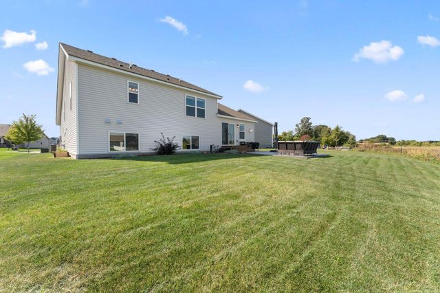 1821 Dauwalter Circle, Carver, MN 55315